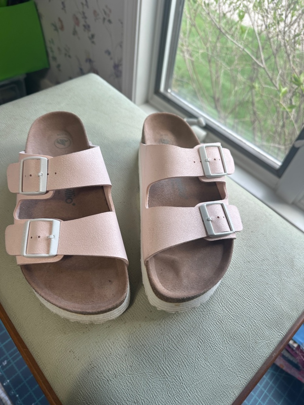 Birkenstock Papillio sandals. Size 39. Light peach color.
